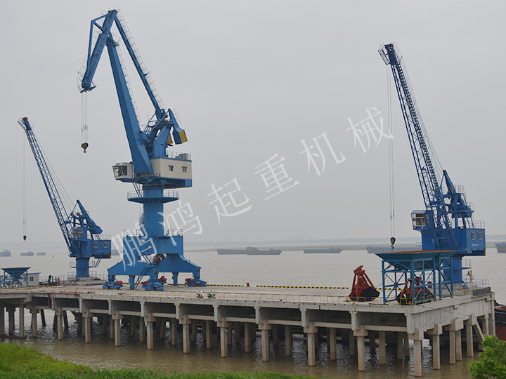 HGQ10t-25m与MQ25t-25m 码头吊机